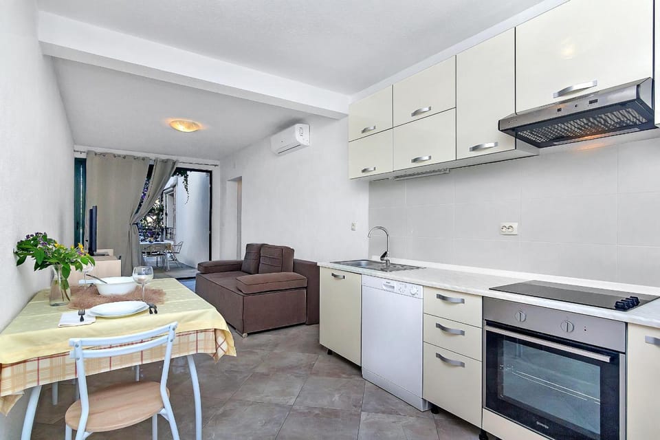 Apartmani Nikola Hotel in Dubrovnik-Neretva County