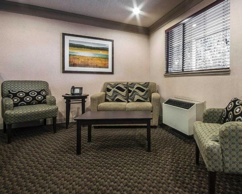 art infiniti hotel Hotel in Pitt Meadows