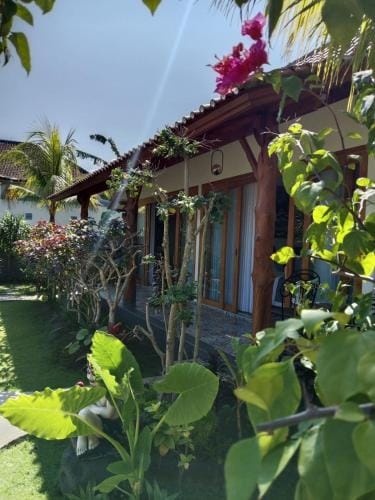 Uma Desa - Surf And Stay Medewi Hotel in Pekutatan