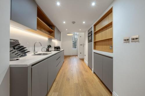 The Knightsbridge Residences Hotel in City of Westminster
