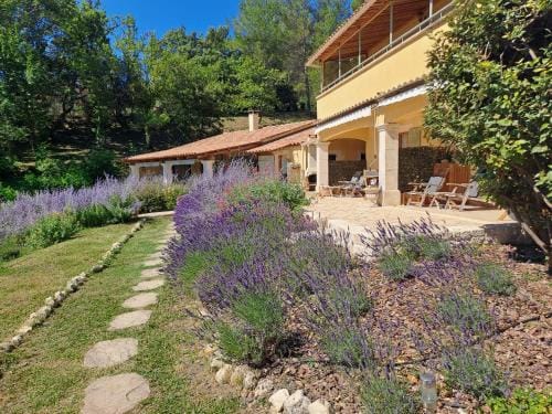 Les Cerises Hotel in Provence-Alpes-Côte d'Azur