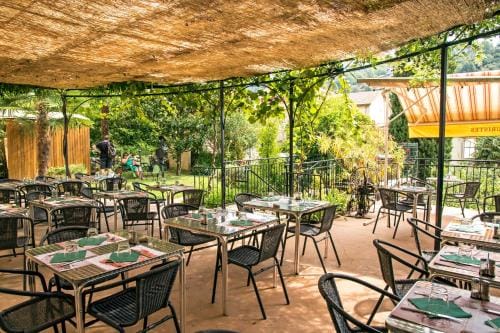 Hotel Restaurant Les Touristes Hotel in Provence-Alpes-Côte d'Azur