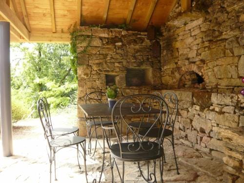 Travers de Pechmeja Lodge in Figeac