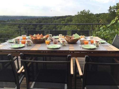Travers de Pechmeja Lodge in Figeac