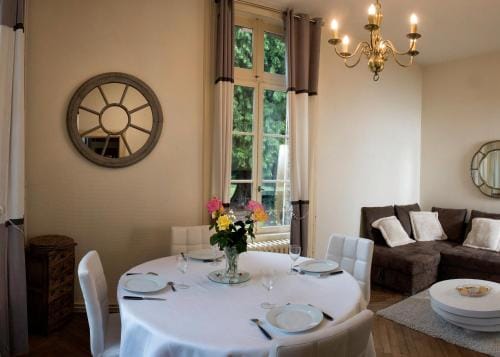 Appart Prive dans le Chateau du Landin Hotel in Normandy