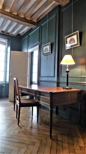 Les chambres de l'Abbaye Hotel in Caen