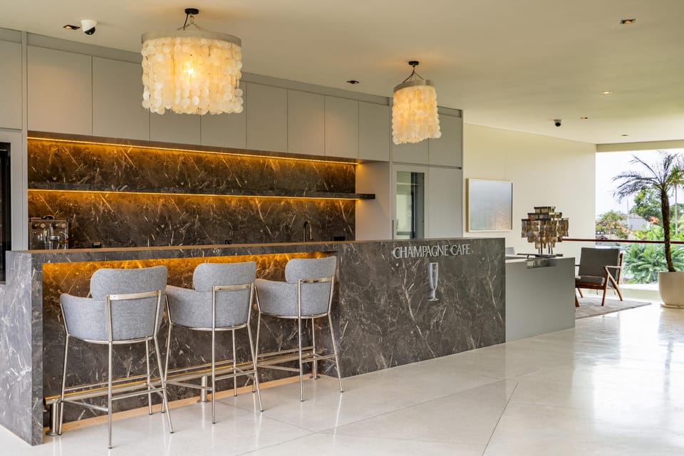 Bar/lounge