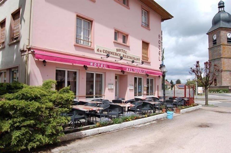 Le commerce d'Ophelie Hotel in Vosges