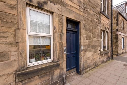 Room In Traditional Edinburgh Apartment Hotel in Edinburgh