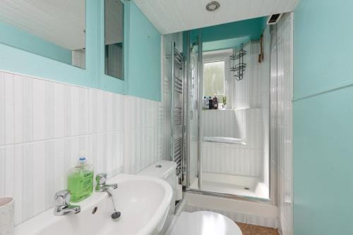 Room In Traditional Edinburgh Apartment Hotel in Edinburgh