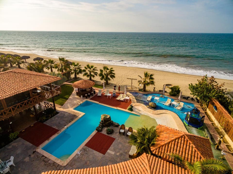 Apart Hotel Las Cherelas Hotel in Canoas de Punta Sal