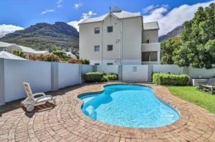 Bedroom Ground Floor Apartment  Princess Beach Club  HoutBay Hotel in Cape Town