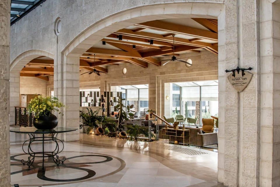 Golden Crown Hotel Hotel in North District