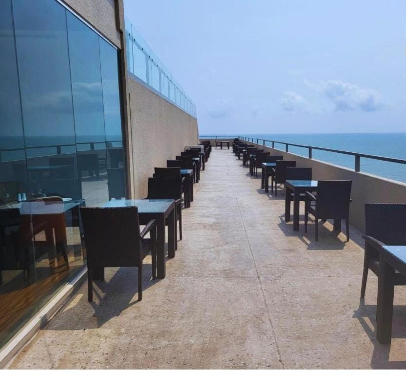 Ocean Breeze by Wavelet360 Apartment hotel in Negombo