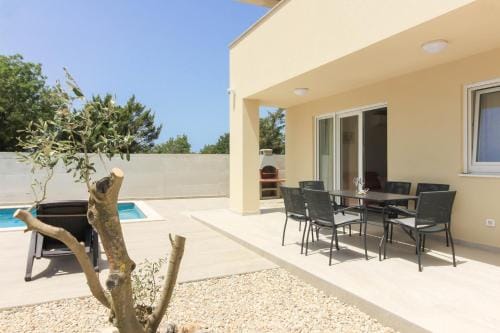 Modern villa with private hydromassage pool Hotel in Fažana
