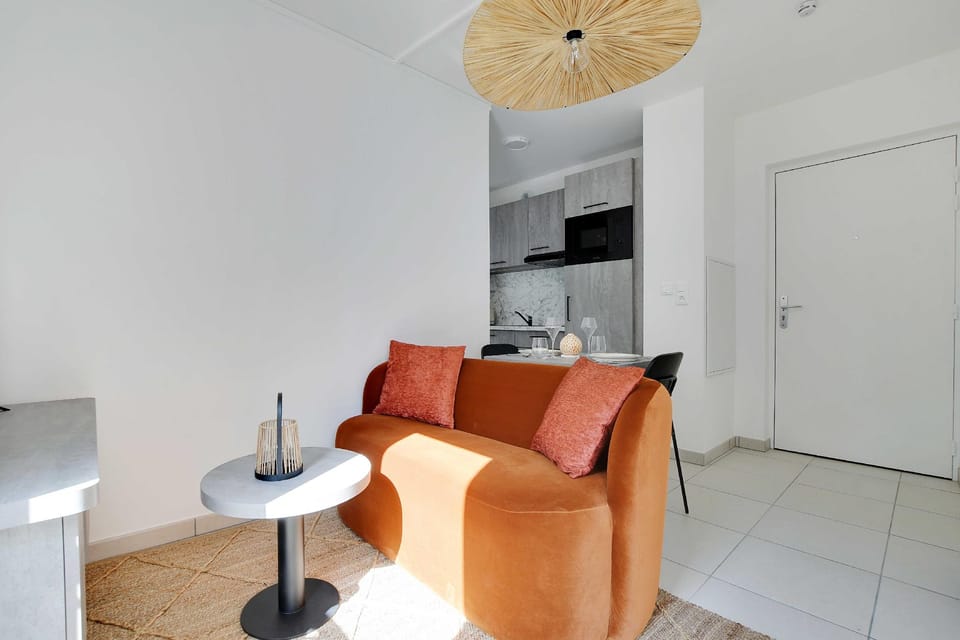 Elegant Appt - 1BDR/2P - Near Paris & La Défense Hotel in Puteaux