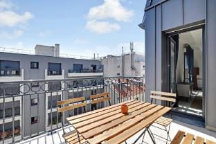 Charming Appt - 3BDR/8P - Near Paris & La Défense Hotel in Puteaux
