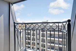Charming Appt - 3BDR/8P - Near Paris & La Défense Hotel in Puteaux