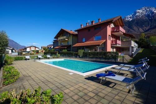 Residence Girasole Casa Gialla Hotel in Colico