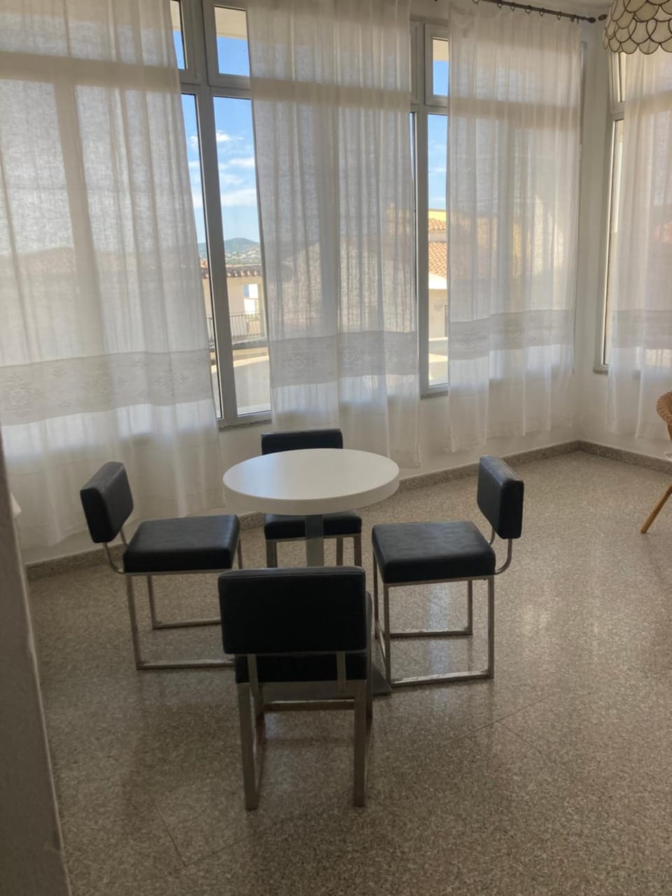 Shared lounge/TV area