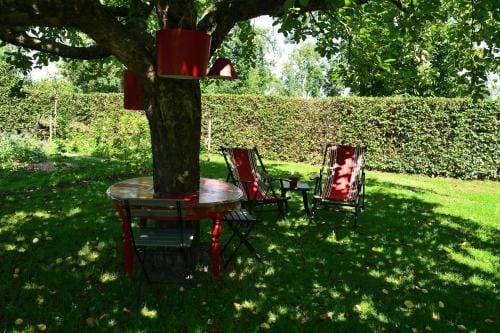 Cabane du hibou Hotel in Wallonia, Belgium