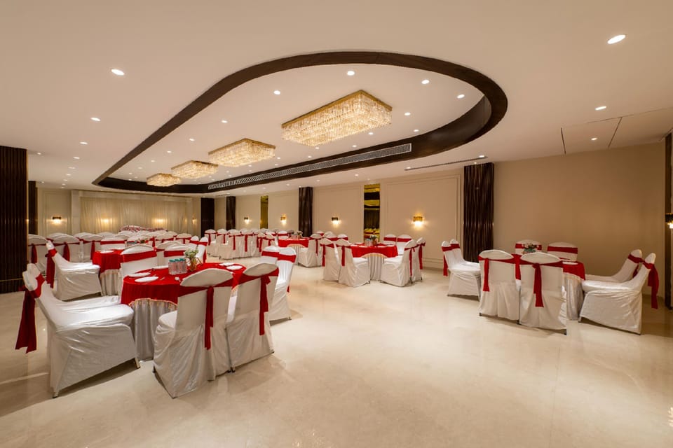 Hotel Kingsway Continental , Raipur Hotel in India