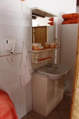 R&B Ostello Degli Dei Hotel in Emilia-Romagna