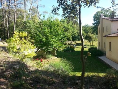 Chambres d'hotes Mille et une nuits en Provence Hotel in Lorgues