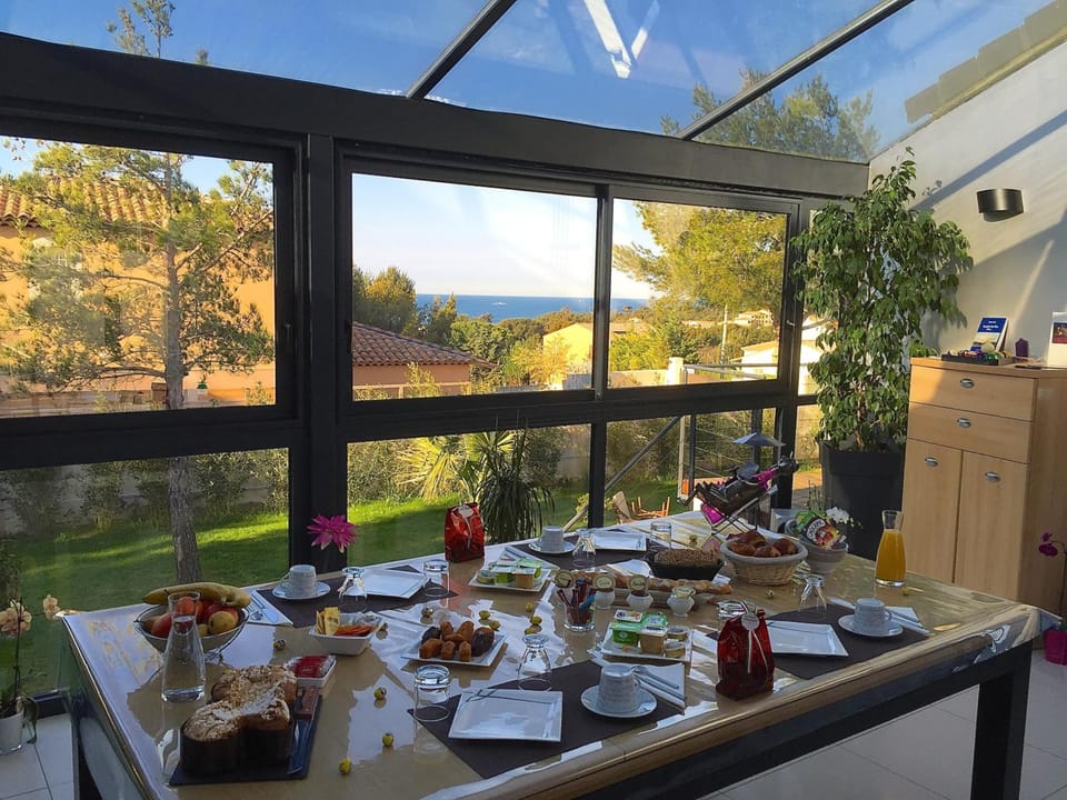 L'ESCALE COTE BLEUE B&B AND Spa Hotel in Sausset-les-Pins