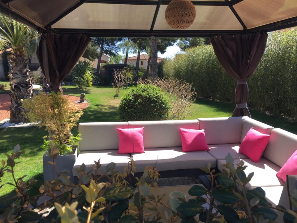 L'ESCALE COTE BLEUE B&B AND Spa Hotel in Sausset-les-Pins