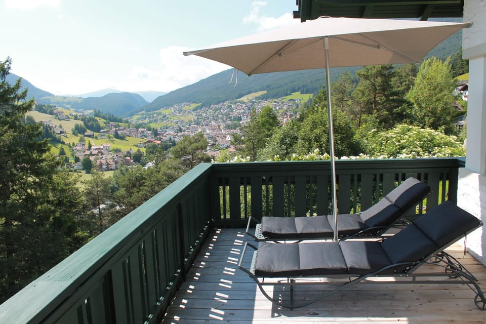 Alpstay - Chalet Hotel Hartmann - Adults Only Hotel in Ortisei
