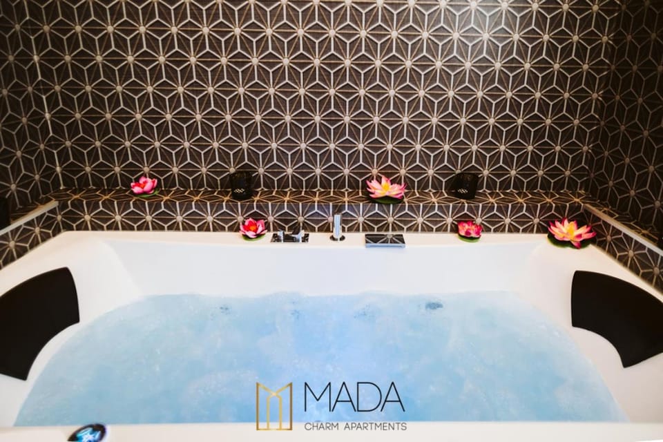 MADA Charm Apartments Jacuzzi Hotel in Vernazza