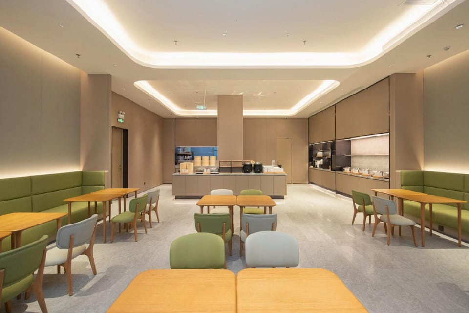 Ji Hotel Shenzhen North Railway Metro Station Hotel in Shenzhen