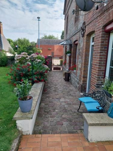 le jardin des lilas Hotel in Normandy
