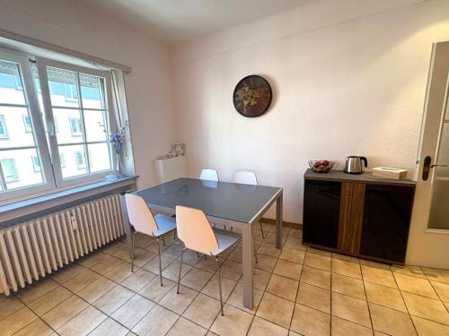 Beautiful private room - In a family home where 2 people live in a prime area of Luxembourg Hotel in Luxembourg