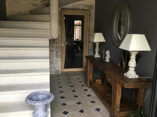 LE MAS DES AUGES Hotel in Provence-Alpes-Côte d'Azur