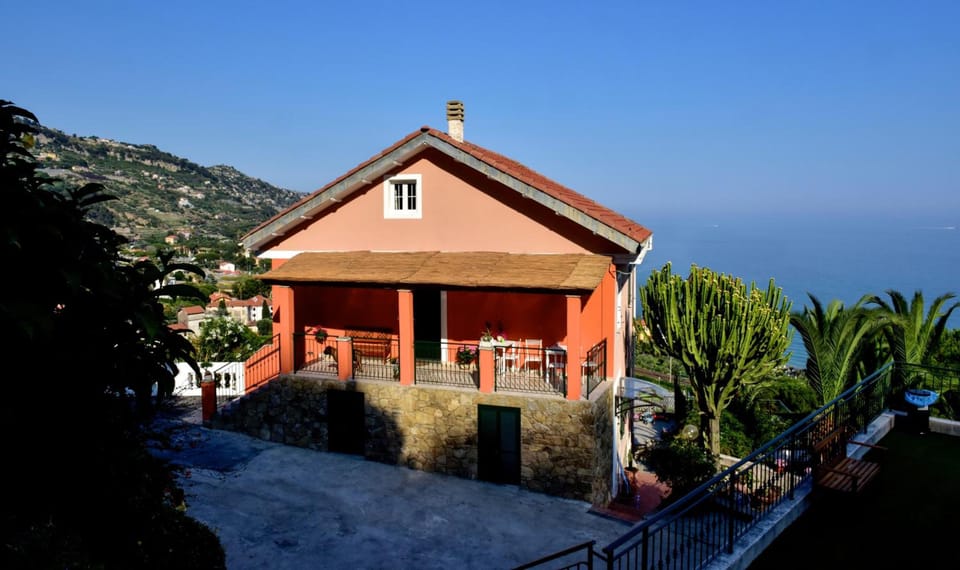 Agriturismo Un Mare di Fiori Hotel in Liguria