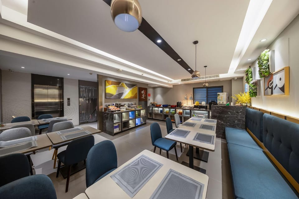 Home Inn Style Yangzhou Shouxihu Dongguan Street Hotel in Jiangsu