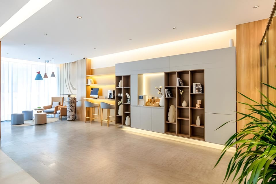 Home Inn Neo Linfen Pingyang Plaza Shenglong International Yingchun Street Hotel in China