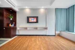Pod Inn (Hangzhou Qiandao Lake Yintai Plaza Branch) Hotel in Hangzhou