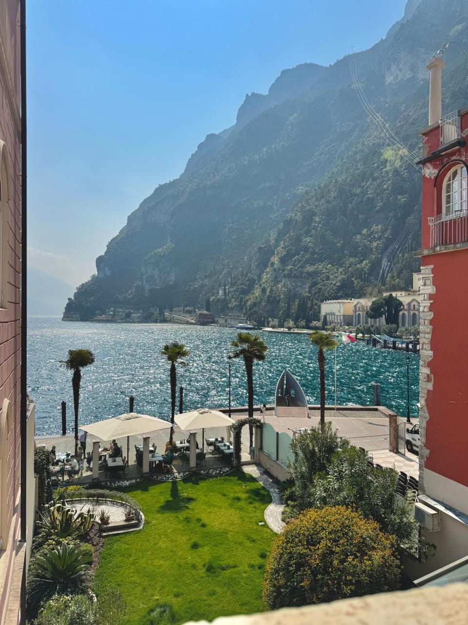 1Dest - Queen of the Lake Hotel in Riva del Garda
