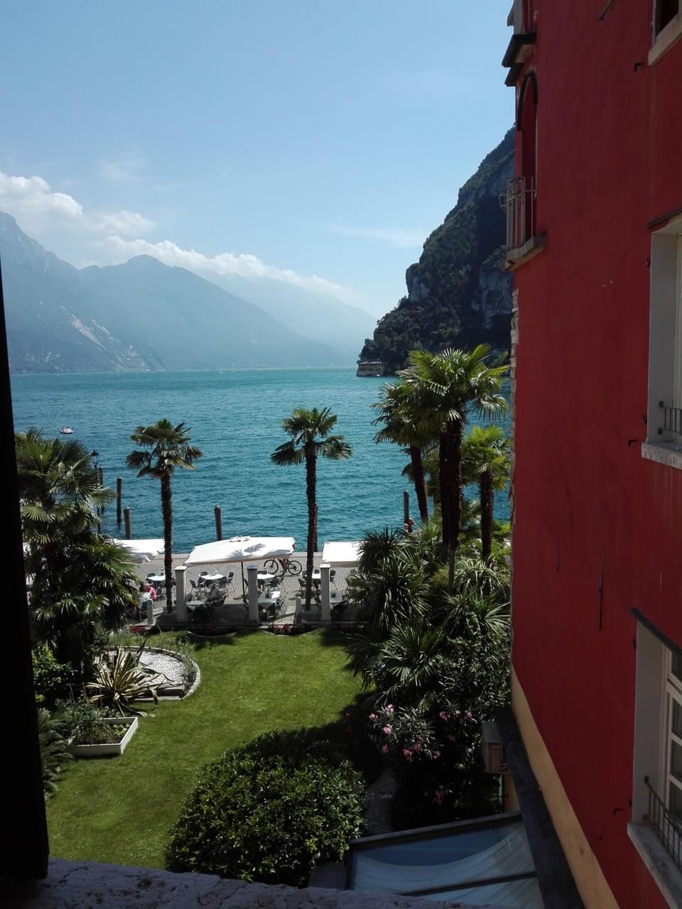 1Dest - Queen of the Lake Hotel in Riva del Garda