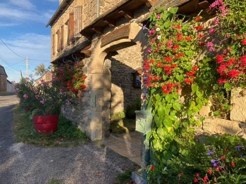 Lo Soulenquo a Fonteilles sur le GR 65 Hotel in Auvergne-Rhône-Alpes