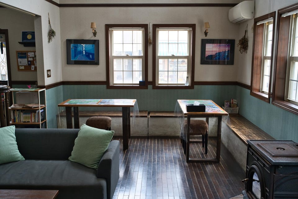 Shared lounge/TV area