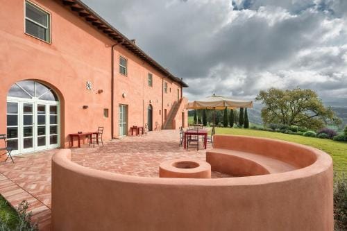 Agriturismo Le Tassinaie Hotel in Tuscany
