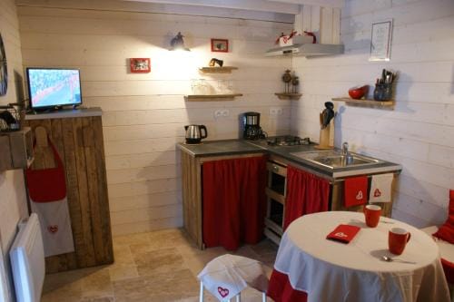 Le p'tit gite de Chomet Lodge in Auvergne-Rhône-Alpes