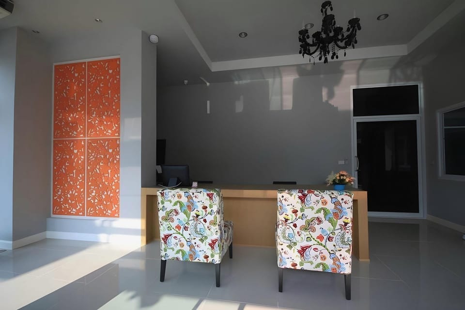 Karon Sea Side Hotel Hotel in Phuket