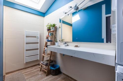 Alpinias Bed and Breakfast Hotel in Marseille