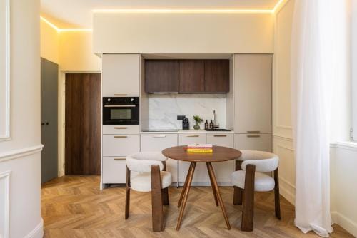 Hausman Suites - Appart Hotel Hotel in Caluire-et-Cuire