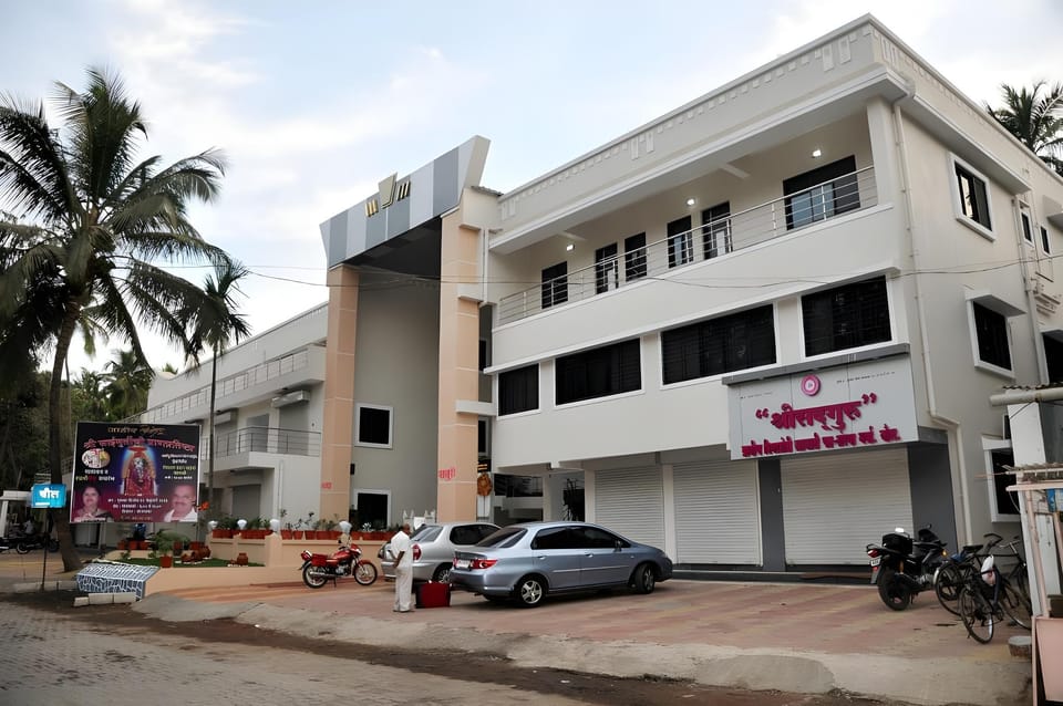 p p motel Motel in Maharashtra